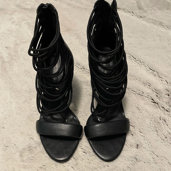 Sexy BCBGMAXAZRIA strappy heels - Picture 2 of 12